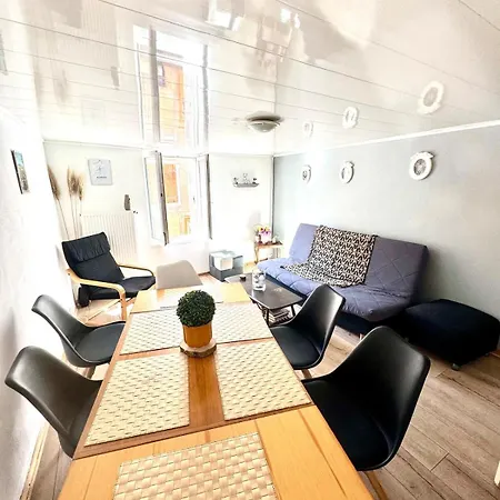 Numero 13 Holiday home *